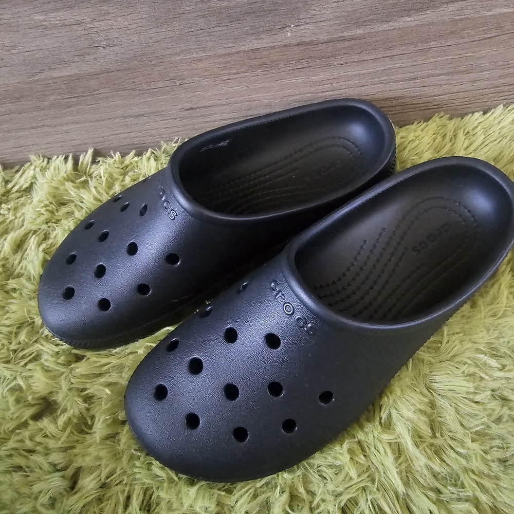 Crocs Classic Black Clogs